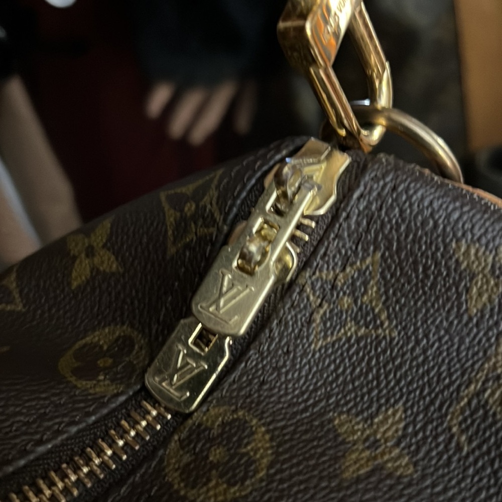 Authentic Louis Vuitton Monogram Keepall Bandouli… - image 3